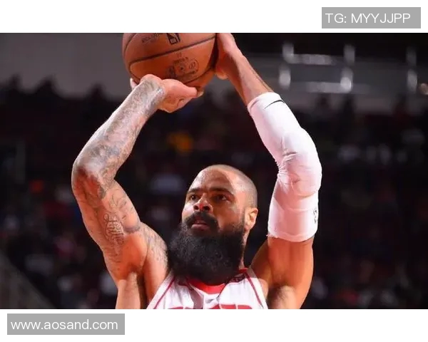 小乔丹传授防守秘诀奎因全力以赴争抢每个篮板的决心