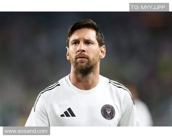 梅西社交媒体分享2026年世界杯用球宣传照引发热议