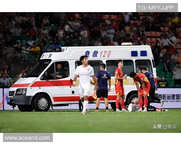 中甲激战引发重伤阿萨莫阿颈椎骨折黄威腓骨骨折悲剧发生