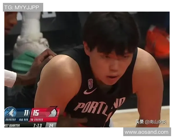 杨瀚森在防挡拆时沉退过多对抗明星后卫显得力不从心