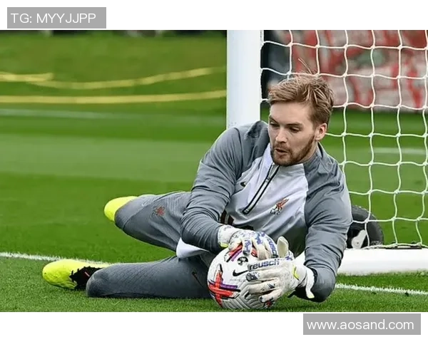 吉文称赞凯莱赫冷静理智实力足以跻身欧洲顶尖门将行列