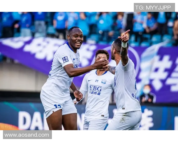 斯特拉斯堡逆转战局潘尼切利头球破门扳平比分展现实力