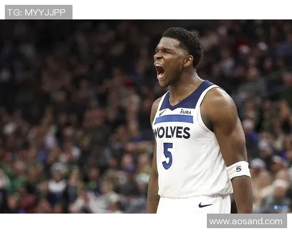 爱德华兹半场表现平平次节仅靠罚球得分球队状态堪忧