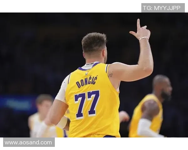 阿里纳斯称詹姆斯现为东契奇的定点投手预计还能继续征战两年