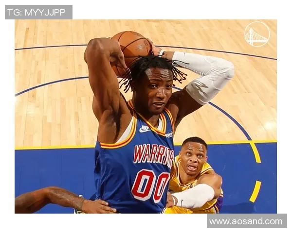 克莱首节火力全开9投5中三分球6投3中轻松斩获14分2篮板1助攻